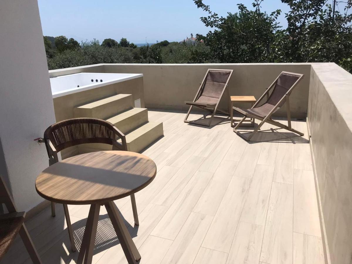 Azzure Luxury Suites Potos Exteriör bild