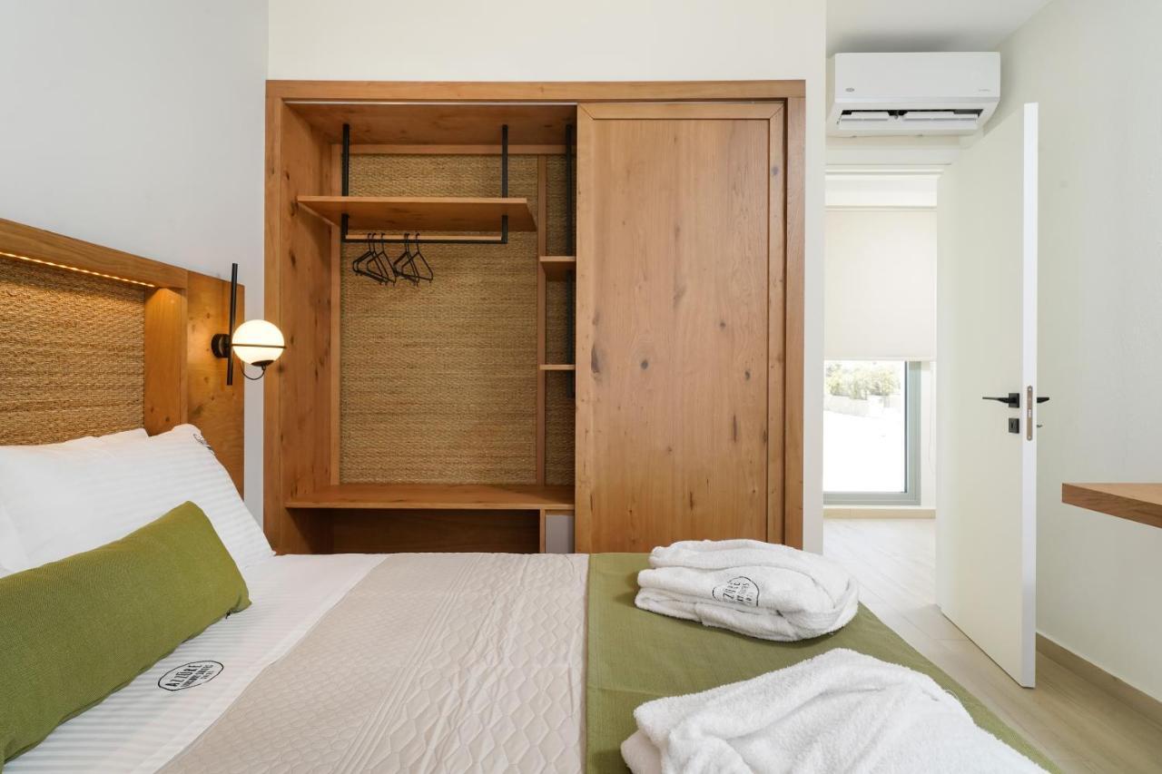 Azzure Luxury Suites Potos Exteriör bild