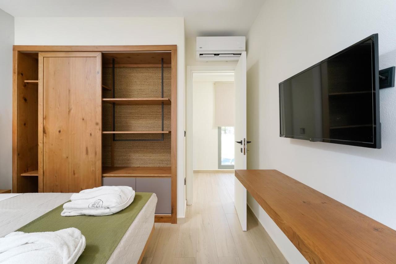 Azzure Luxury Suites Potos Exteriör bild