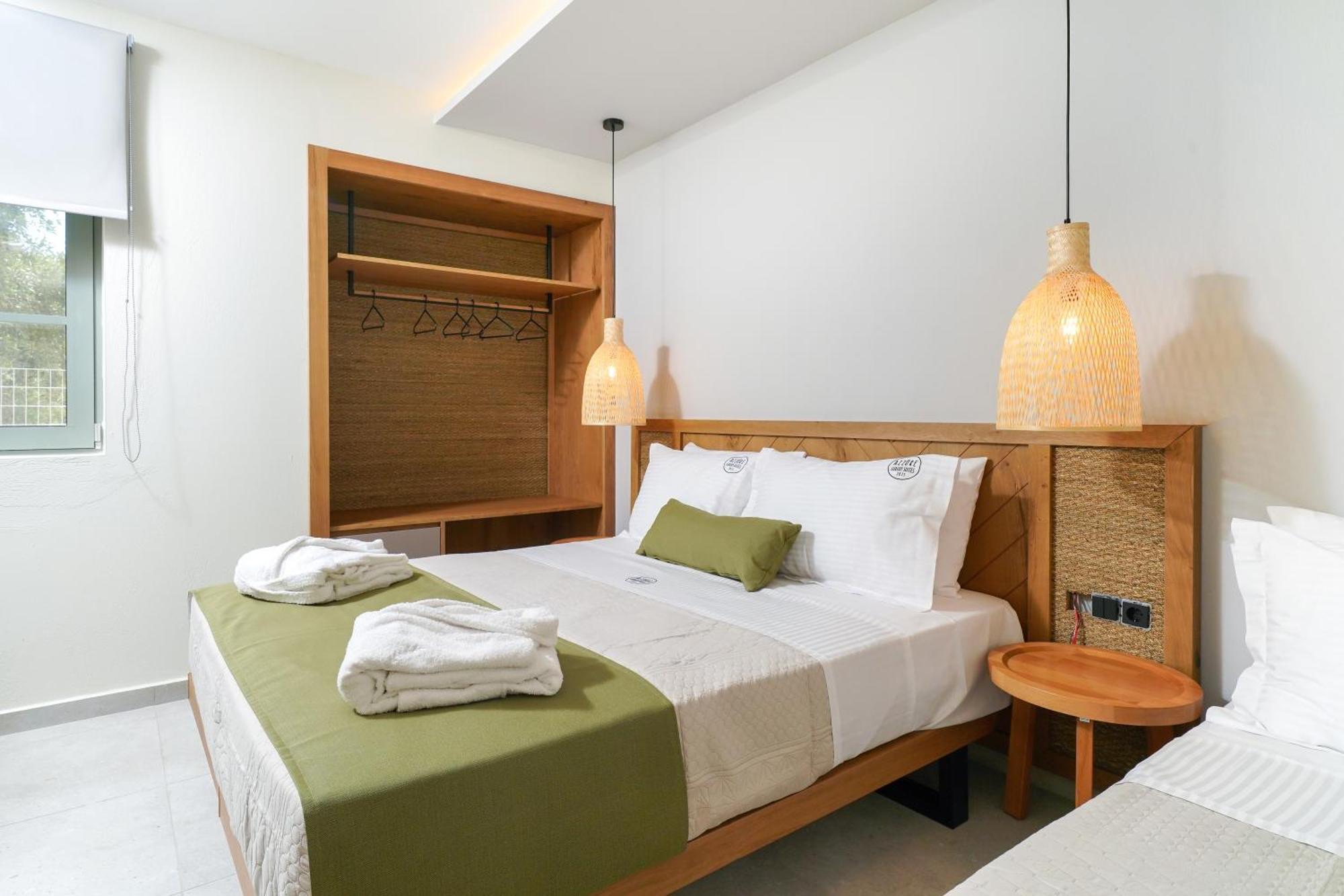 Azzure Luxury Suites Potos Exteriör bild
