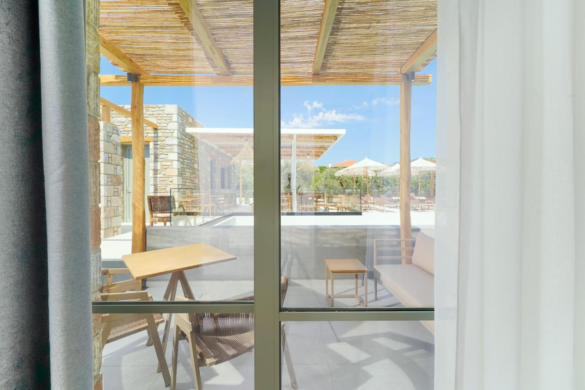 Azzure Luxury Suites Potos Exteriör bild