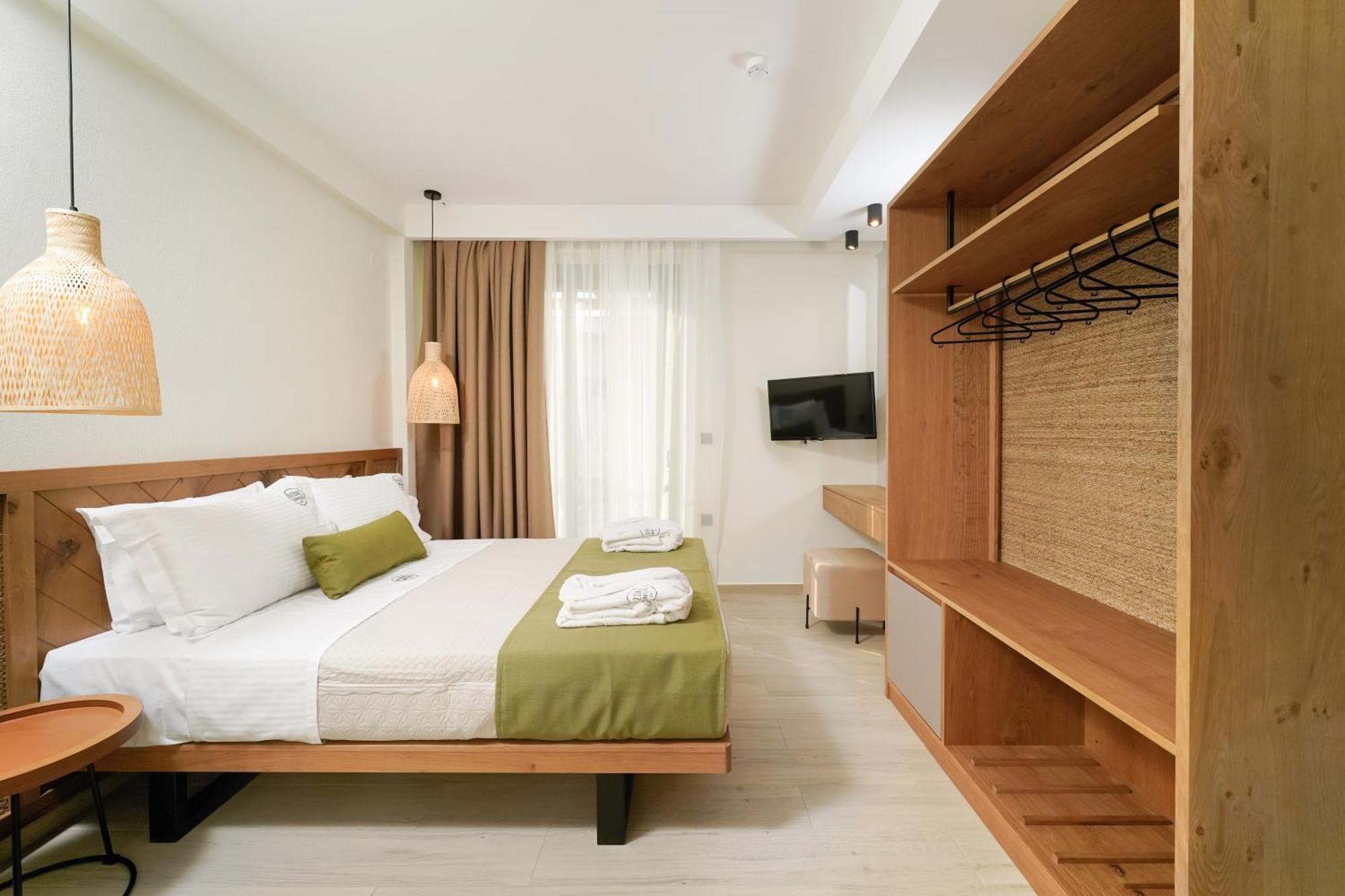 Azzure Luxury Suites Potos Exteriör bild