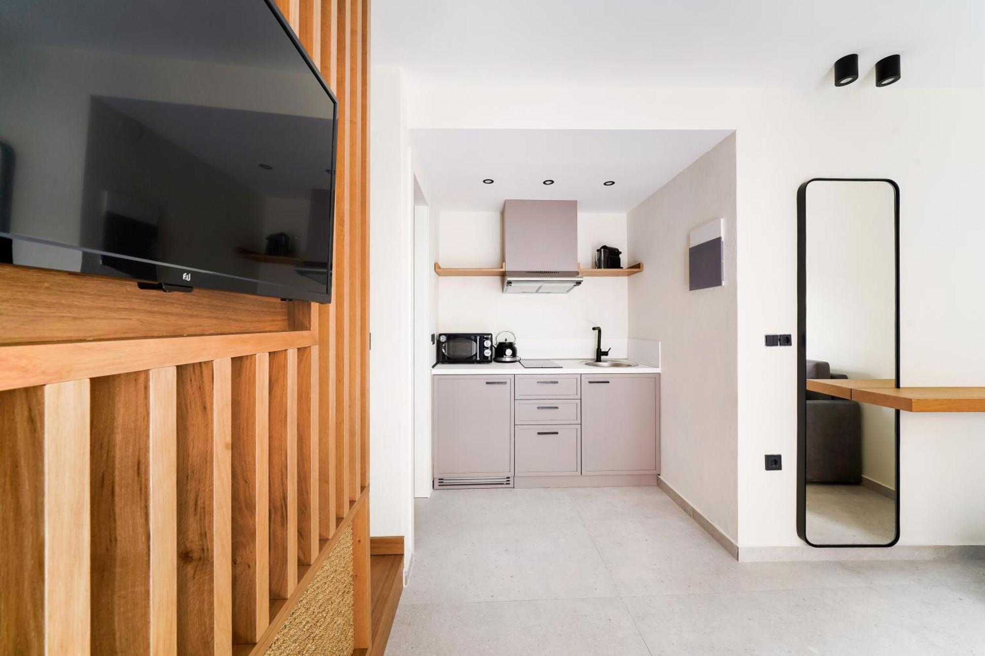 Azzure Luxury Suites Potos Exteriör bild