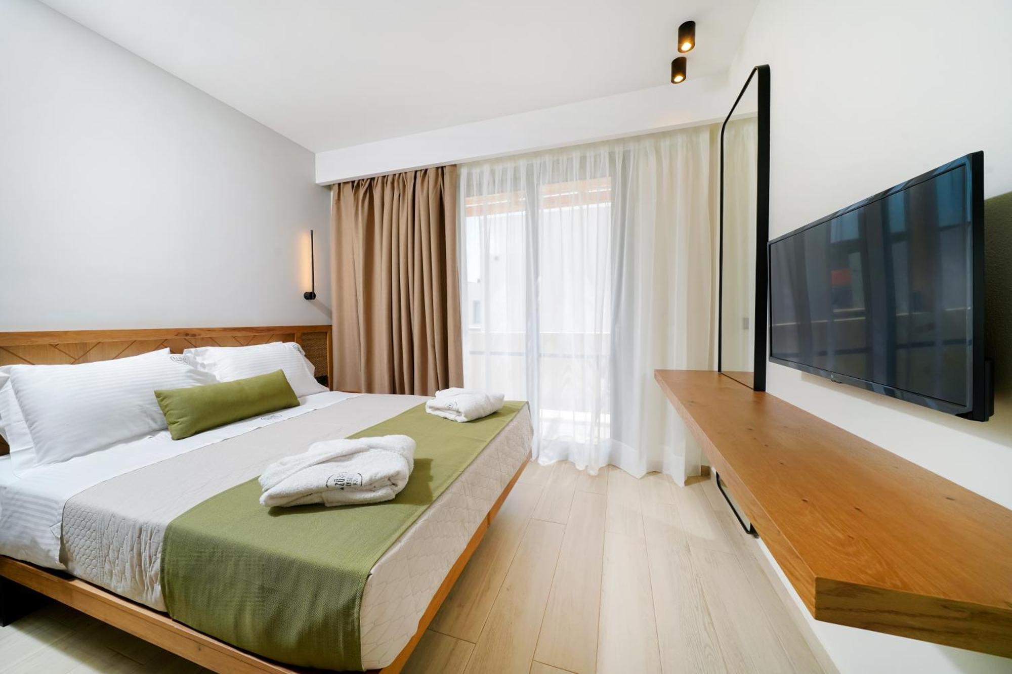 Azzure Luxury Suites Potos Exteriör bild